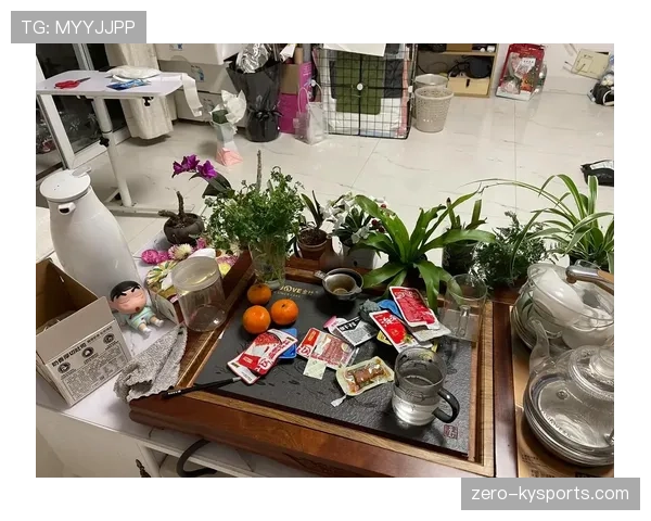 特雷·杨家的冰箱里只放蛋白粉和冰水，连瓶可乐都找不到